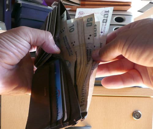 No alcanza la cuota alimentaria que abona el papá y la abuela deberá pagar un monto complementario mensual