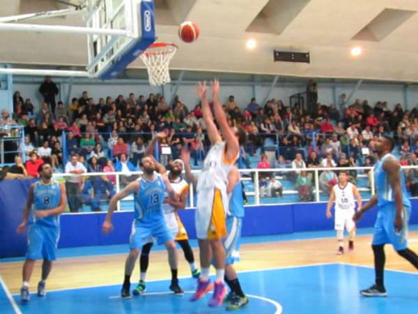 Derrota del Deportivo Viedma frente a Hispano Americano.