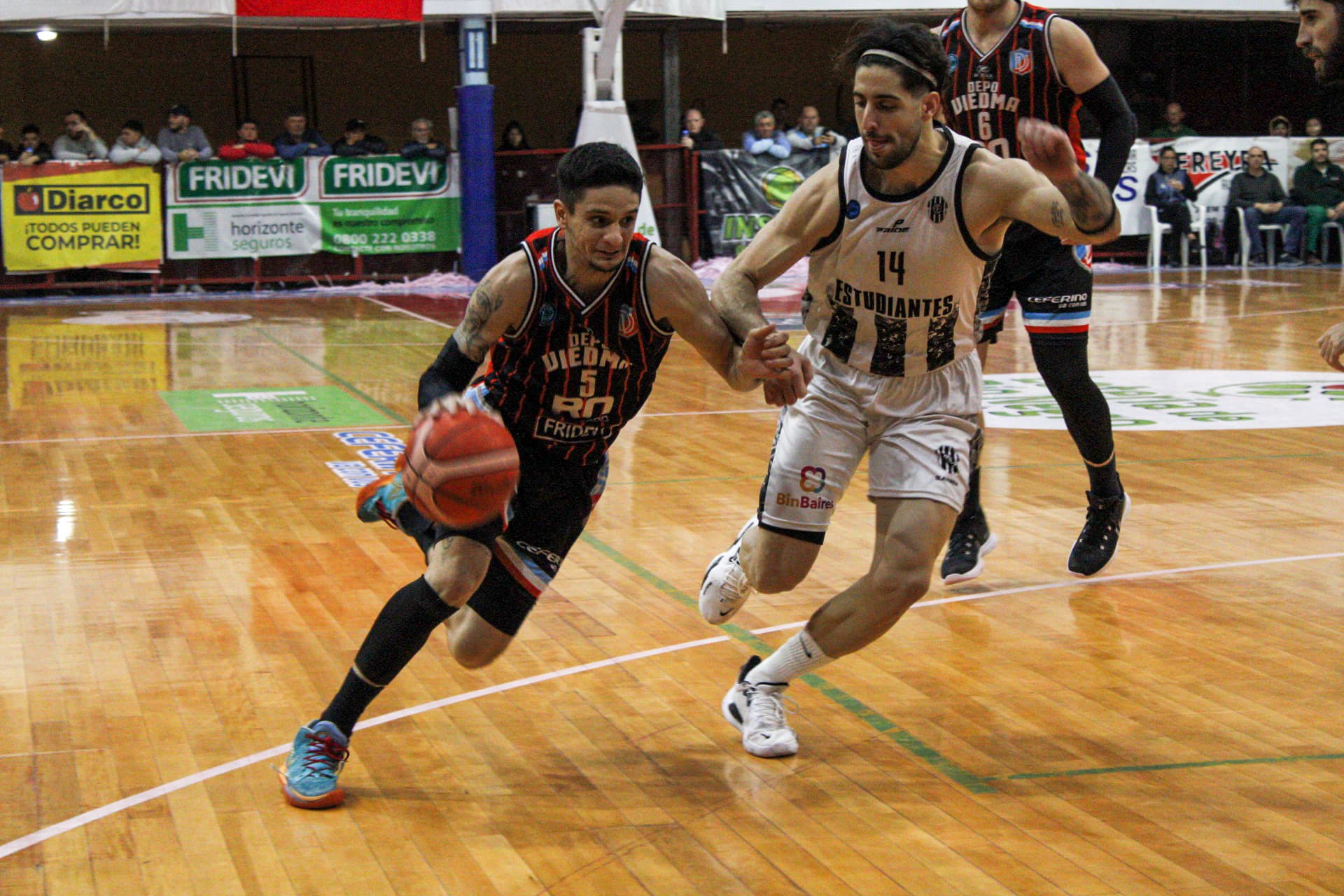 Depo Viedma puso la serie 2-0 al derrotar a Estudiantes de Olavarría por 77-57