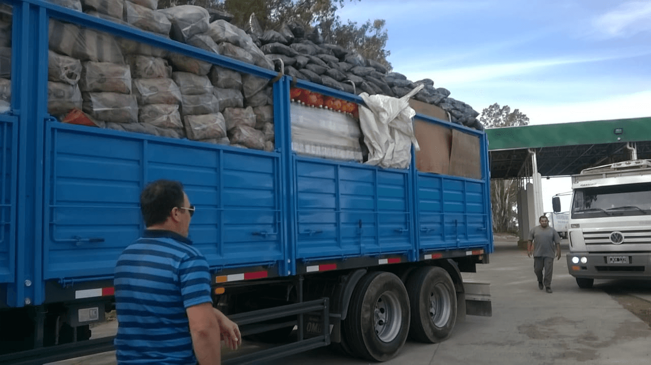Decomisaron 2.060 docenas de huevos y casi mil kilos de frutas y verduras en el control sanitario