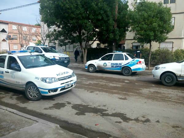 Le sacó el hijo a la madre y se desplegó un amplio operativo policial en Viedma