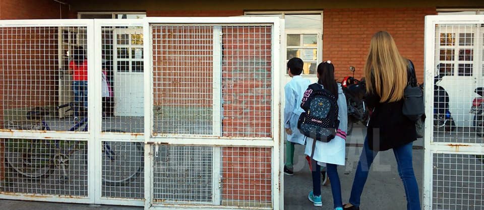 Los chicos ingresas más tarde a la Escuela en varios localidades rionegrinas por el frío