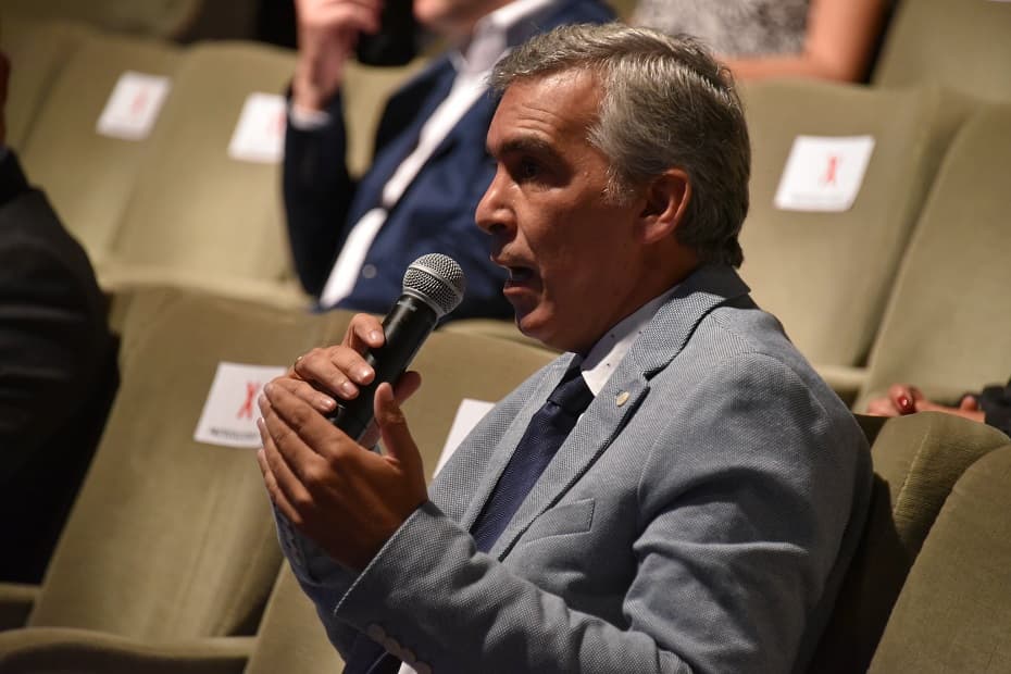 El proyecto de reforma electoral busca evitar la simultaneidad con las elecciones nacionales y «no acorta los plazos»