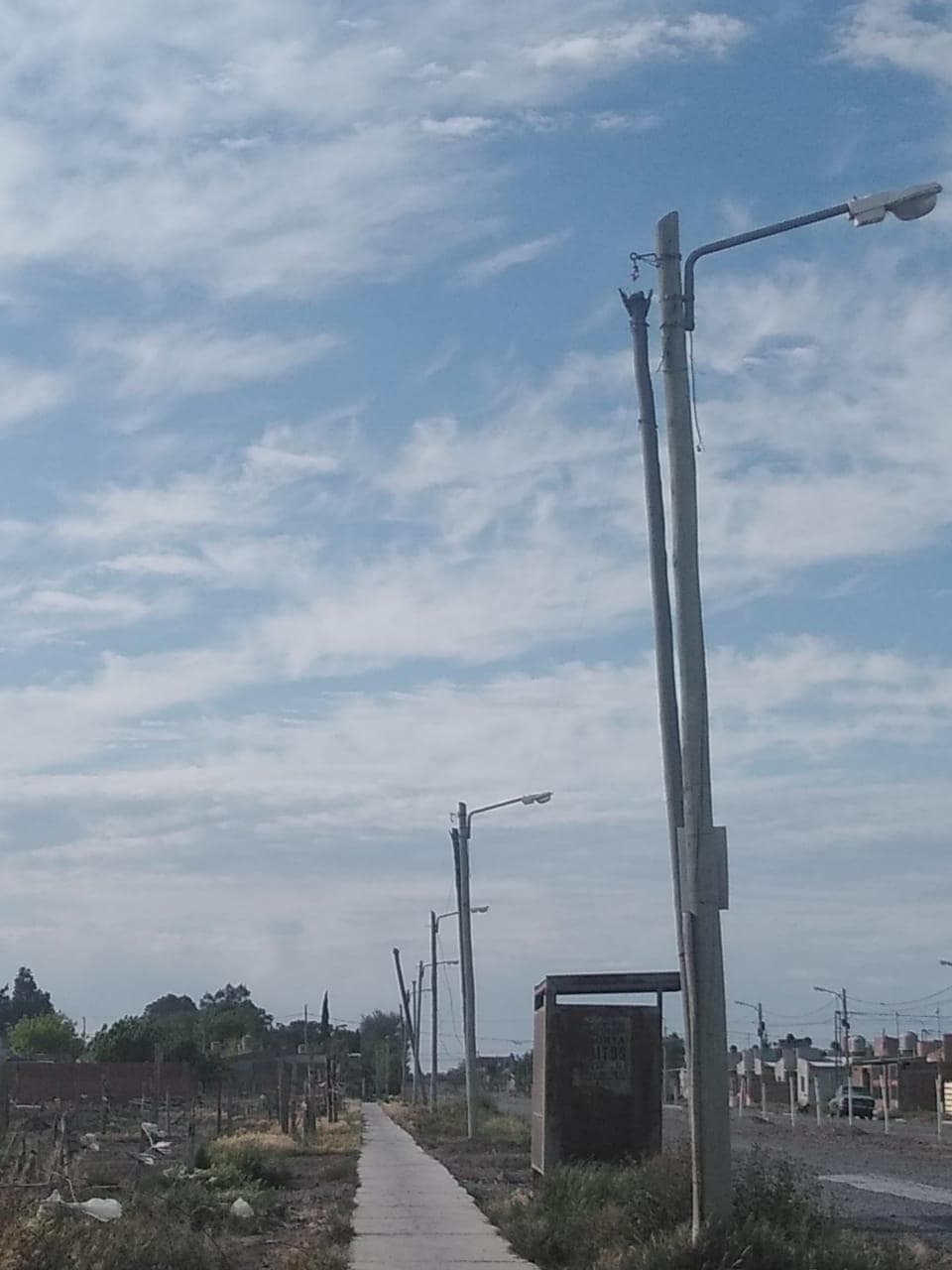 En Viedma robaron 150 metros de cables de alumbrado público, artefactos eléctricos y columnas