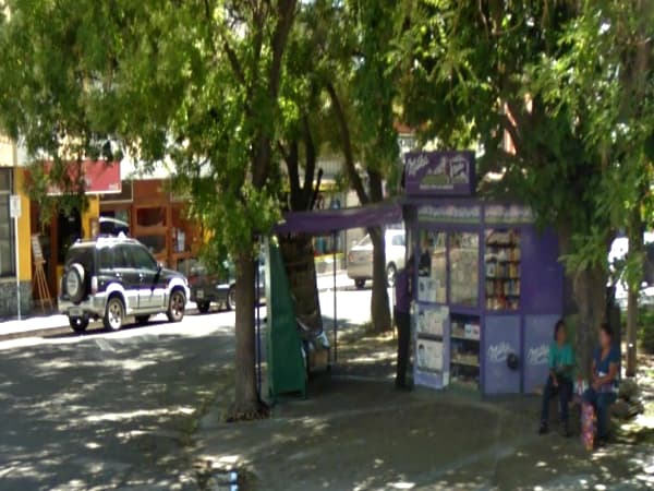 Agredió a dos personas con un palo porque no le quisieron regalar cigarrillos y quedó detenido
