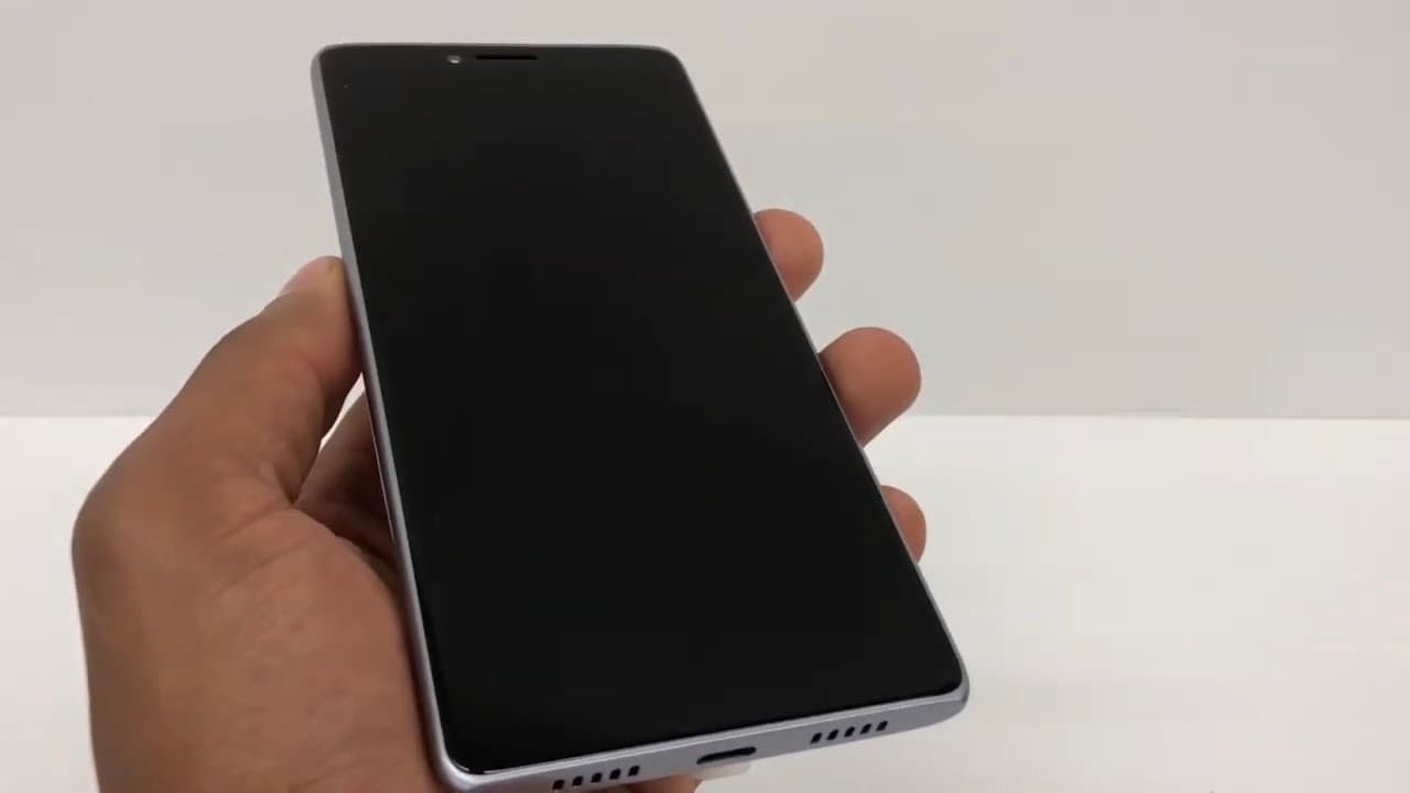 Compró celular pero nunca anduvo le devolverán la plata y pagarán extra por deficiente atención