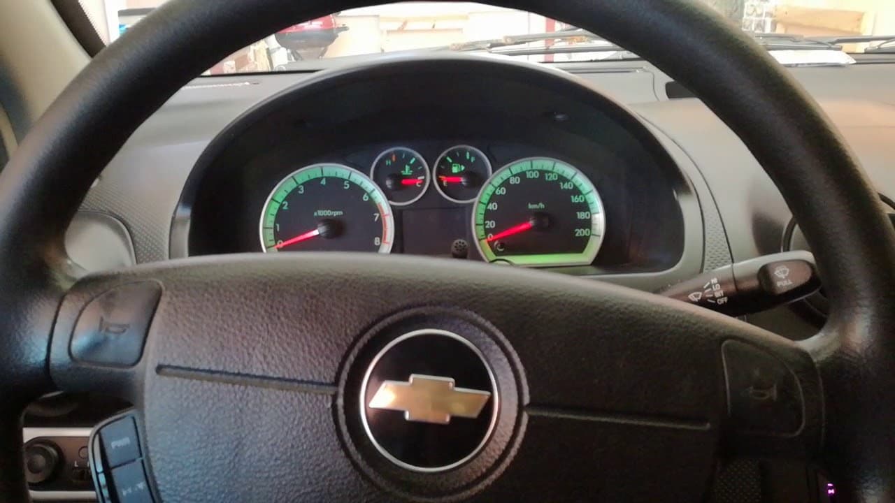 Manejaba desatento y chocó un auto detenido, ahora deberá pagar el arreglo y la desvalorización