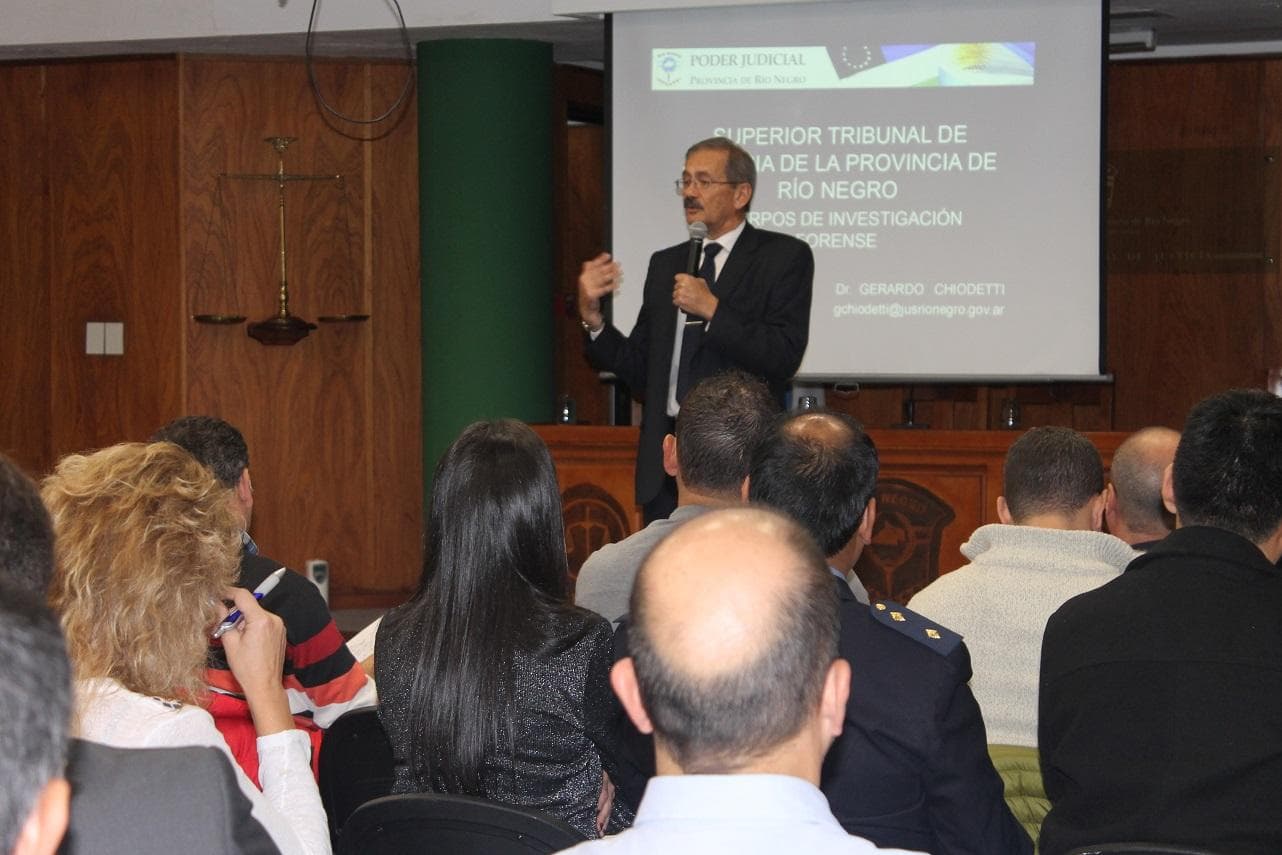 Pericias a cadáveres y exámenes físicos ante casos de abuso: capacitación a técnicos, magistrados y policías