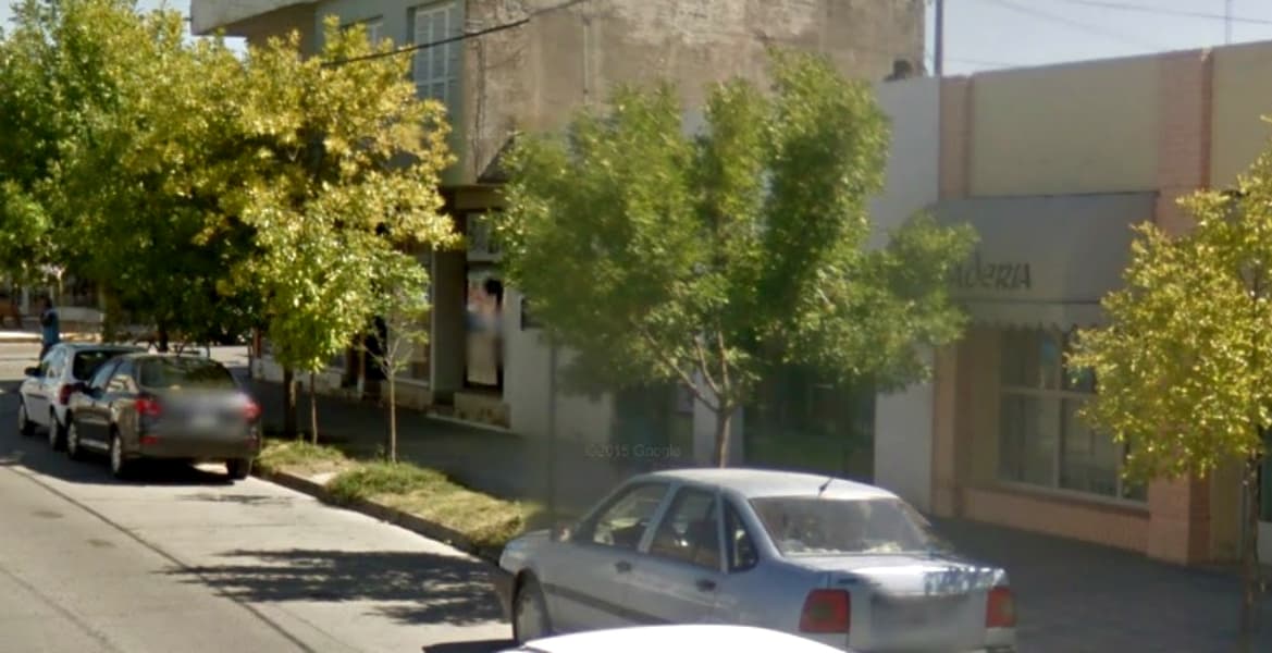A mano armada robaron una panadería de Viedma