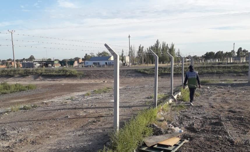 El municipio de Viedma denunció que robaron un cerco perimetral, herramientas y una bomba de riego