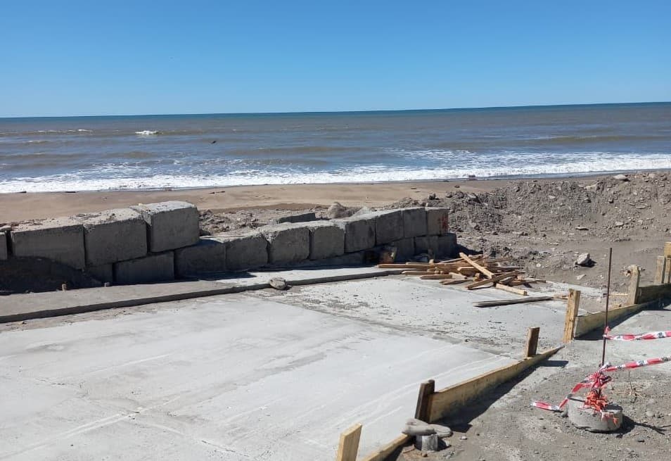 Antes del inicio de la temporada estarán listas las bajadas de El Faro y Picoto en el balneario El Cóndor