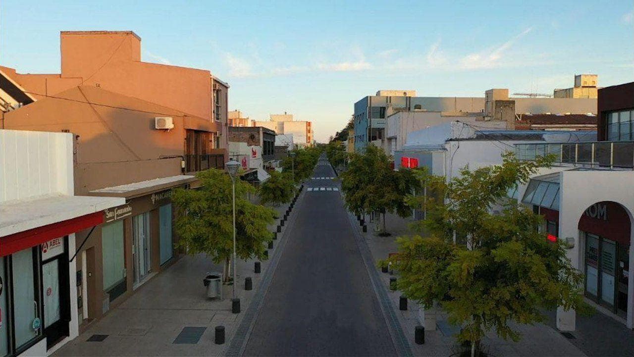 Los comercios en Viedma pueden abrir de 9 a 14 y los clientes deben asistir según terminación de DNI