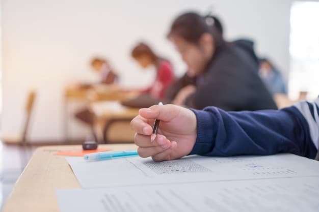 Educación organiza el regreso del nivel secundario con agrupamientos completos