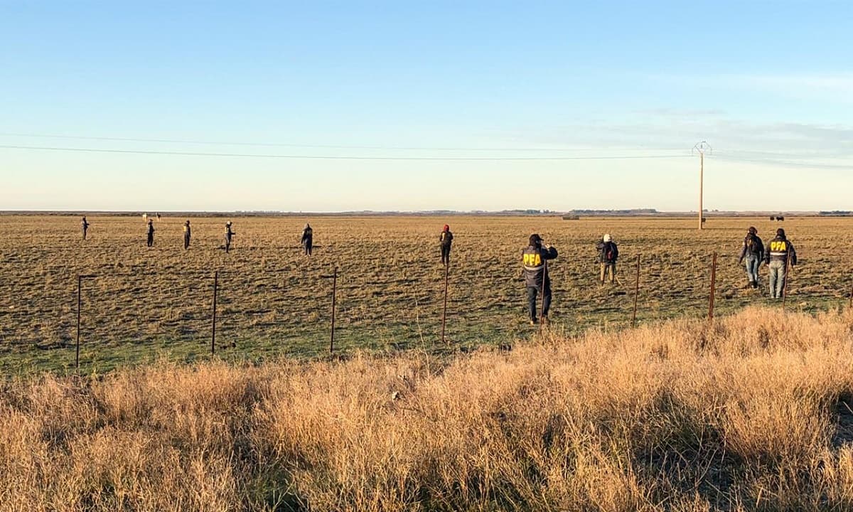 Se realiza con más de 200 policías el rastrillaje en la ruta Nº3 donde desapareció Facundo