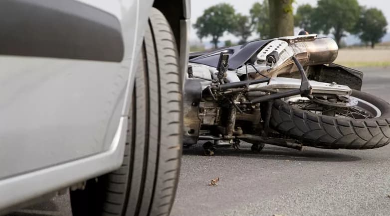 Lo chocó una moto y tuvo que hacer juicio para que la aseguradora le pague