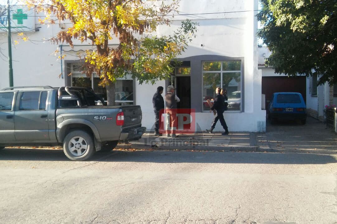 Robaron en la farmacia La Bancaria