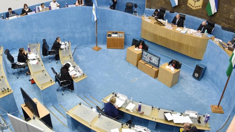 La Legislatura aprueba el pase a Planta Permanente 1969 trabajadores contratados en Rio Negro