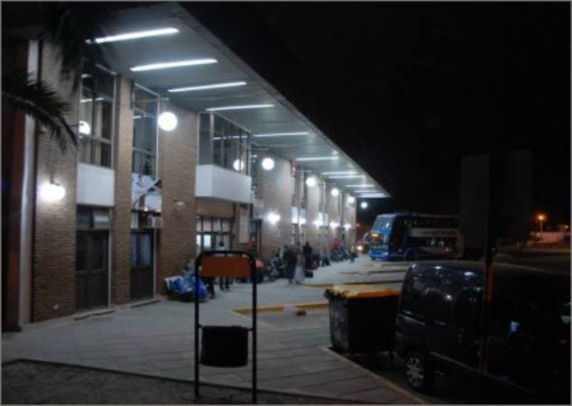 Le robaron el celular mientras estaba estacionado en la Terminal de Viedma