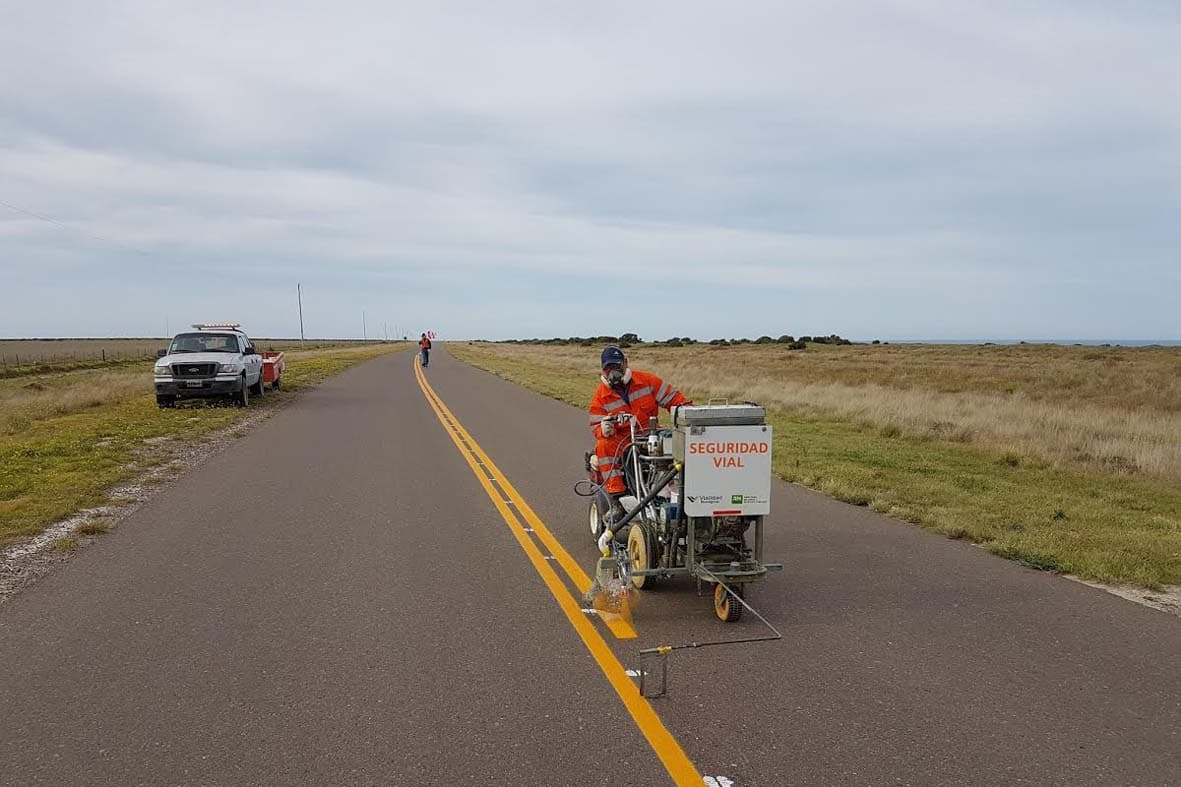Señalizan la Ruta 1, entre El Cóndor y La Lobería