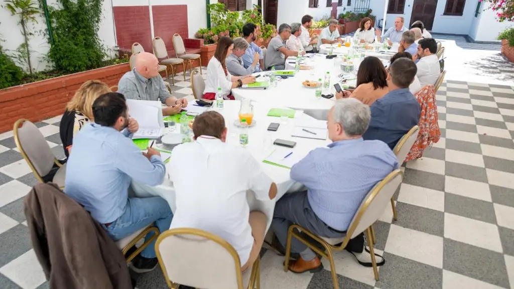 Carreras reunió a su gabinete y expusieron las principales líneas de trabajo para este 2022