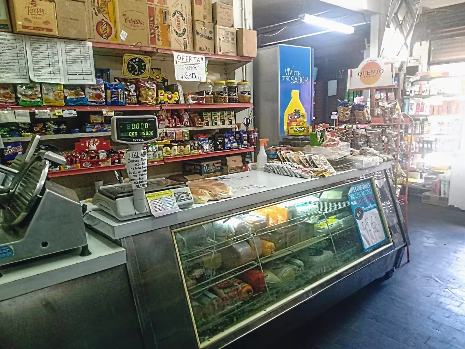 El comercio fue clausurado pero igual abrió de madrugada y una niña se lesionó