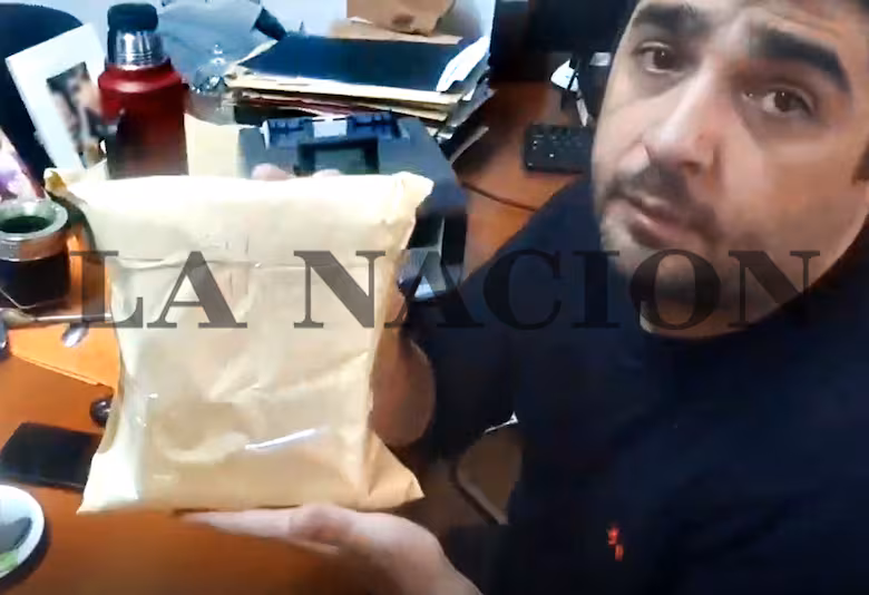 Imágenes que comprometen a Juan Pablo Beacon que revelan cómo se movía el dinero en cajas, bolsas y mochilas para los mandamás de la AFA