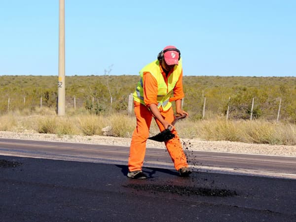 “Que investiguen las obras que gestionó el gobierno anterior pero con los empleados trabajando” dijo Miler