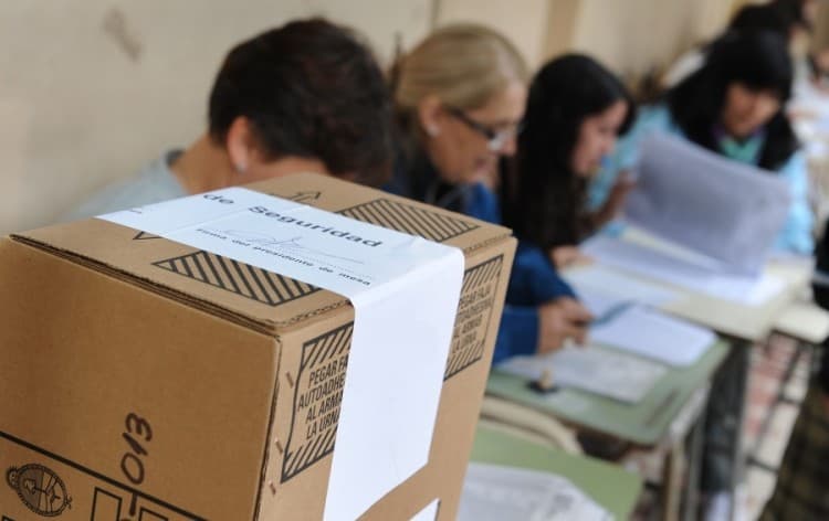 Convocan a autoridades de mesa para las próximas elecciones del 26 de octubre