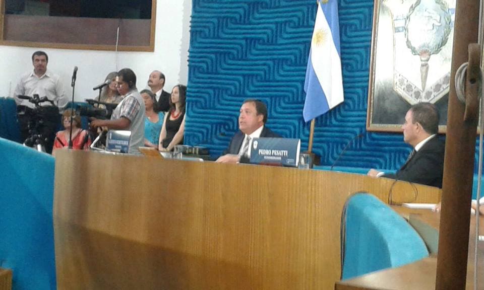 El gobernador Weretilneck juró y aseguró que «los rionegrinos eligieron con inteligencia»
