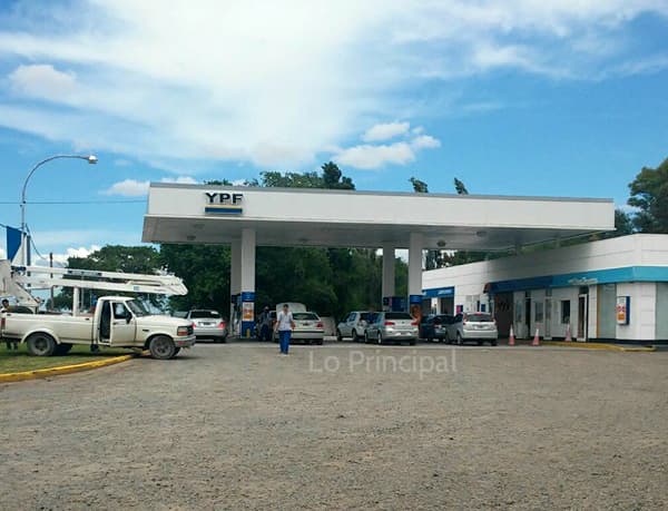 Todavía no hay rebaja en el precio del combustible en la YPF «ACA» de la capital provincial